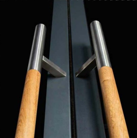 Дверная ручка Эксклюзив 6 со вставкой из дуба